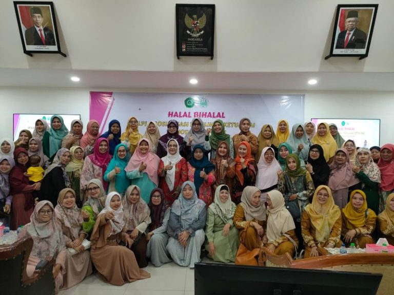 رابطة خريجات جامعة علوم القرآن جاكرتا تقيم برنامج ملتقى خريجات الجامعة لتعزيز الآخوة والترابط الأسري فيما بينهم