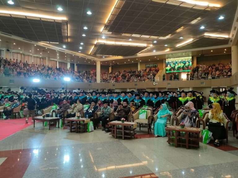 التزايد المستمر في عدد الطلاب والطالبات بالرغبة في التسجيل في جامعة علوم القرآن جاكرتا دليل على زيادة ثقة المجتمع لدى الجامعة
