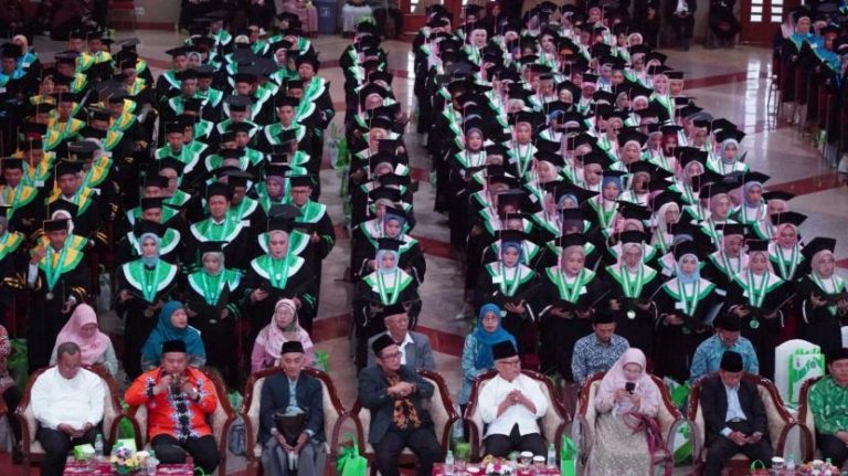 لأول مرة…..! جامعة علوم القرآن جاكرتا تدرّس القرآن الكريم للمكفوفين بطريقة برايل ولغة الإشارة