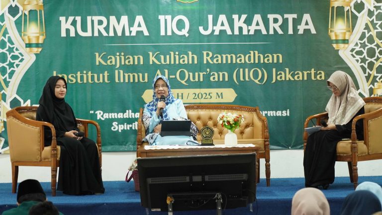 من أجل إحياء شهر رمضان المبارك، جامعة علوم القرآن جاكرتا تعد برنامجا رمضانيا يوميا عبارة عن محاضرة عامة